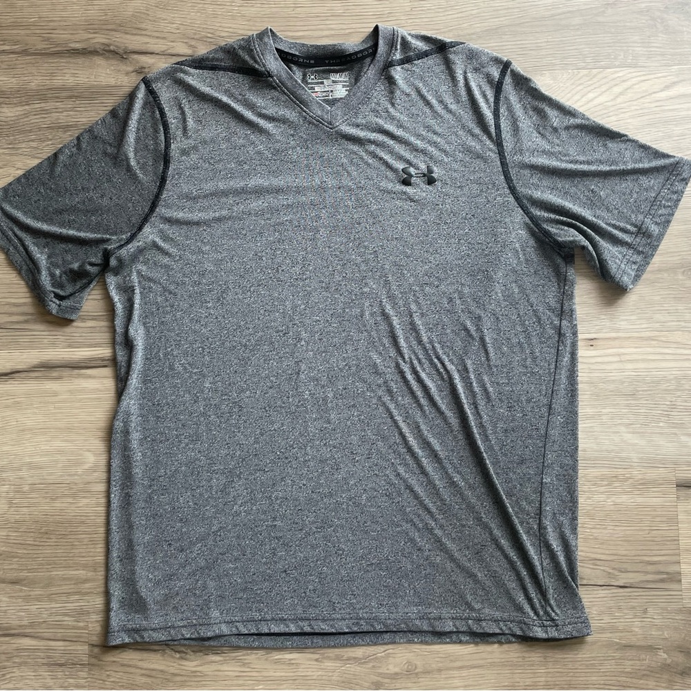 4/$25 Under Armour | Heather Black V-Neck T-Shirt for Men | Medium